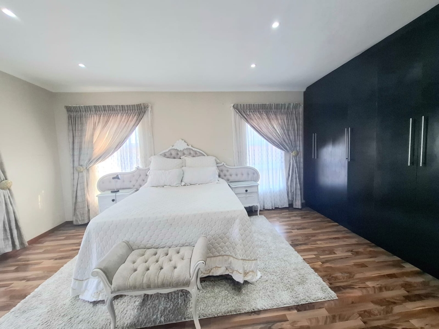 5 Bedroom Property for Sale in Nahoon Valley Park Eastern Cape